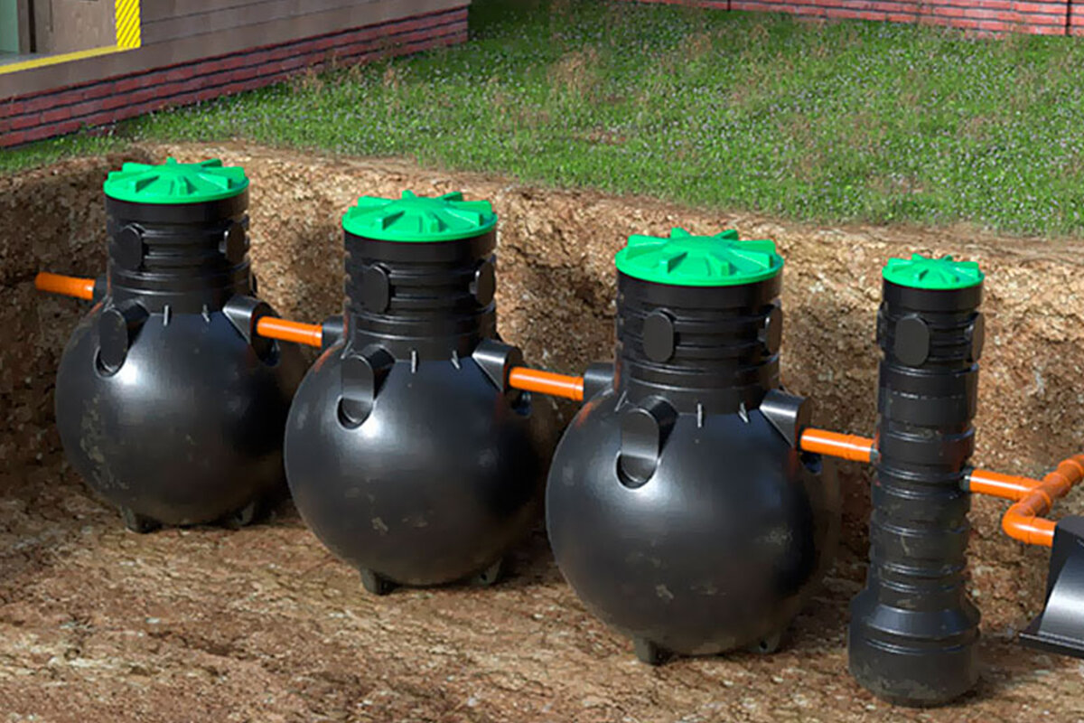 Трёхкамерный переливной септик из пластика