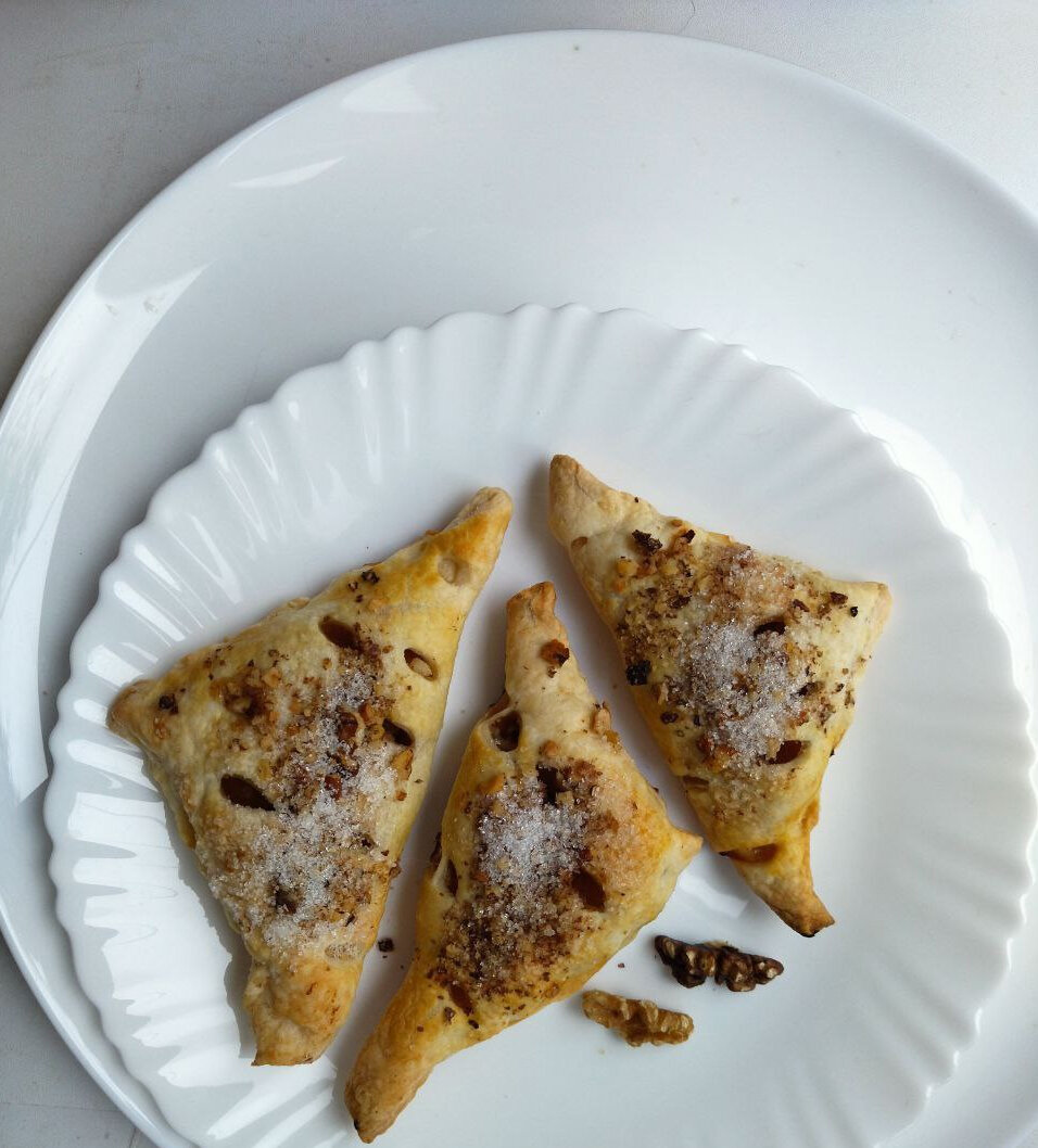 Вкусный и простой в приготовлении осенний десерт. Он подойдет для перекуса и украсит любой стол за семейным уютным чаепитием.