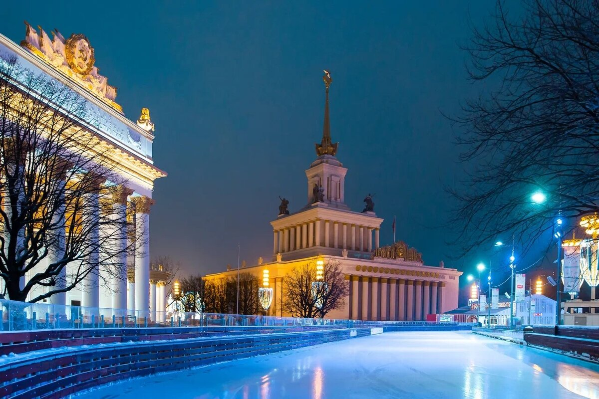 Куда сходить 2 января в москве 2025. Каток вднх 2025-2025. каток на вднх 2025. каток вднх 2025. вднх в москве 2025.