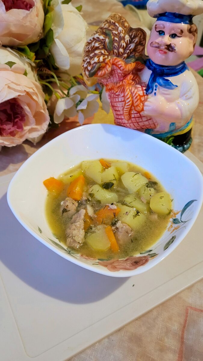 Теперь мистер повар будет на всех фото 😁