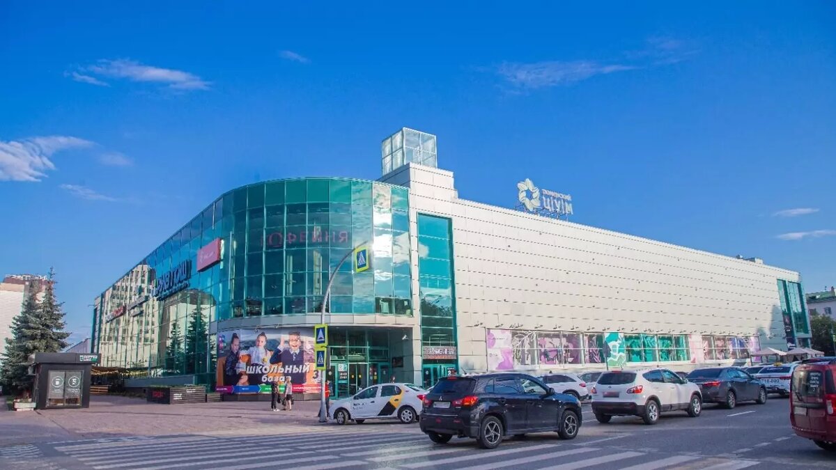     В Тюменском ЦУМе увеличили пространство музея — там открыли новые экспозиции. Также появились новые экскурсии. По словам генерального директора ЦУМа Юлии Глазуновой, музеи, как и ранее располагаются на первом этаже универмага. Однако их наполнение изменилось.