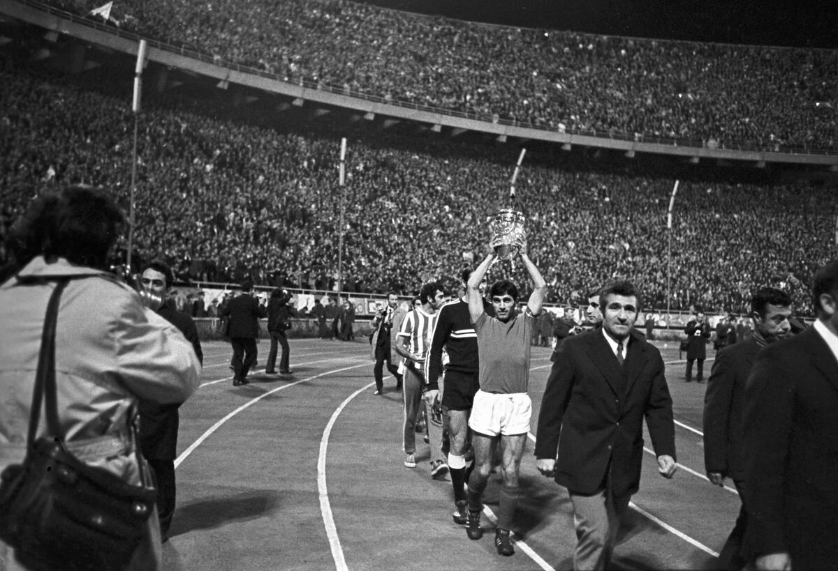 Чемпионом и обладателем хрустального кубка после игры с киевским "Динамо" стал ереванский "Арарат" - чемпион и обладатель Кубка СССР © Sputnik / Юрий Долягин