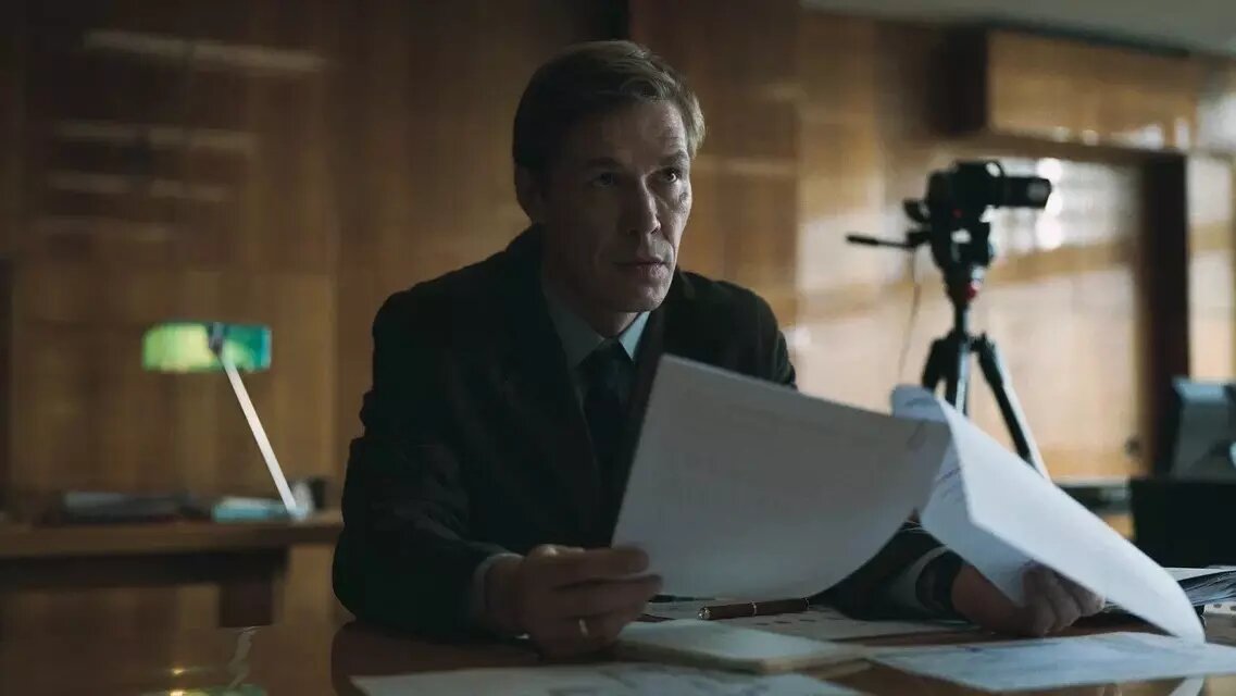     Актер Артем Быстров, уроженец Нижнего Новгорода снялся в новом сериале. В работе под названием «Цикады» (18+) он сыграл следователя. Об этом сообщает пресс-служба Кинопоиска.