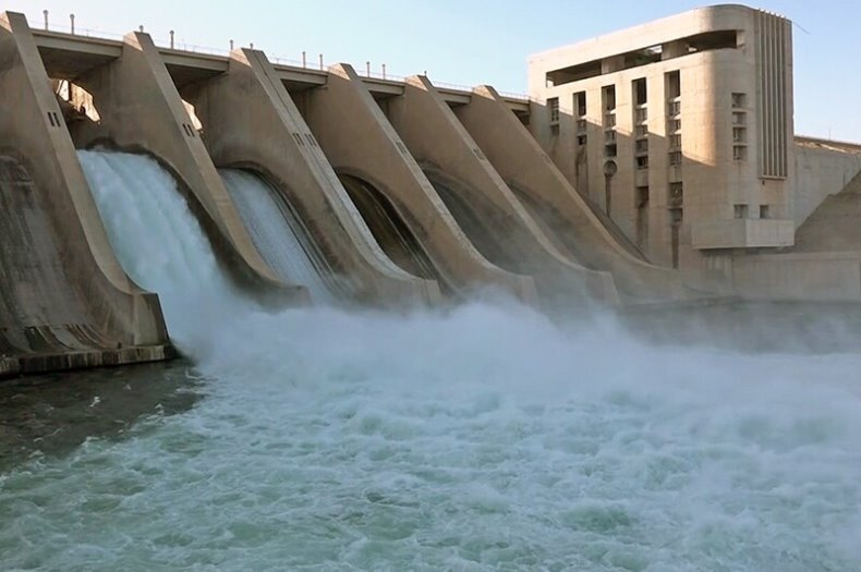 Водосброс на ГЭС Табка