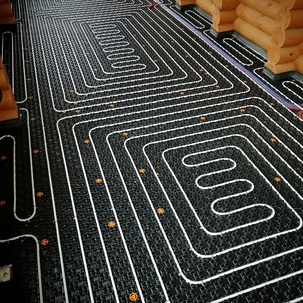 доме теплый пол батареи. теплый пол в частном доме. отопление и теплый пол в частном доме. отопление теплый пол. радиаторное отопление в частном доме.