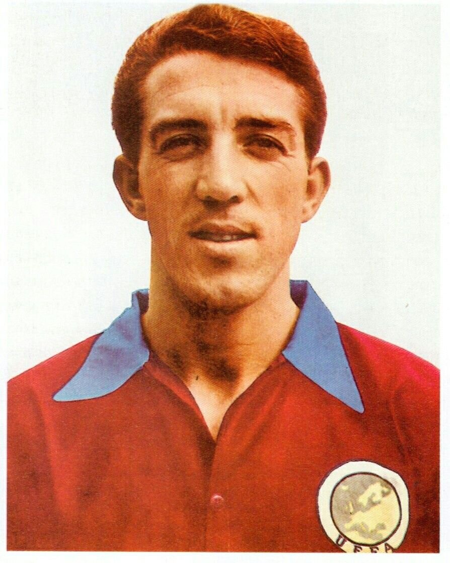 Жозе Аугушту Пинту ди Алмейда - португальский футболист и тренер. В качестве игрока известен по выступлению за «Бенфику», за десять лет Жозе Аугушту забил за клуб 175 мячей в 369 матчах. В составе «Бенфики» Жозе становился восьмикратным чемпионом Португалии и трёхкратным обладателем кубка Португалии, а также дважды становился обладателем Кубка европейских чемпионов в 1961 и 1962 году. 
За национальную сборную Португалии Жозе Аугушту с 1958 по 1968 год провёл 45 матчей и забил 9 мячей. В составе сборной участвовал в чемпионате мира 1966 года, на котором его сборная заняла третье место.