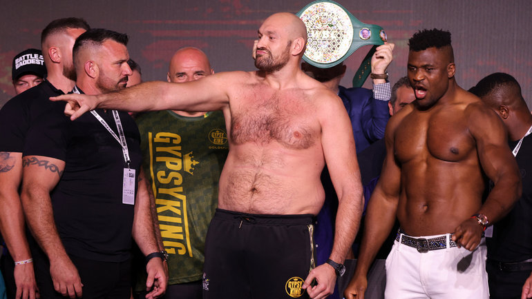    Тайсон Фьюри и Франсис Нганну. Reuters