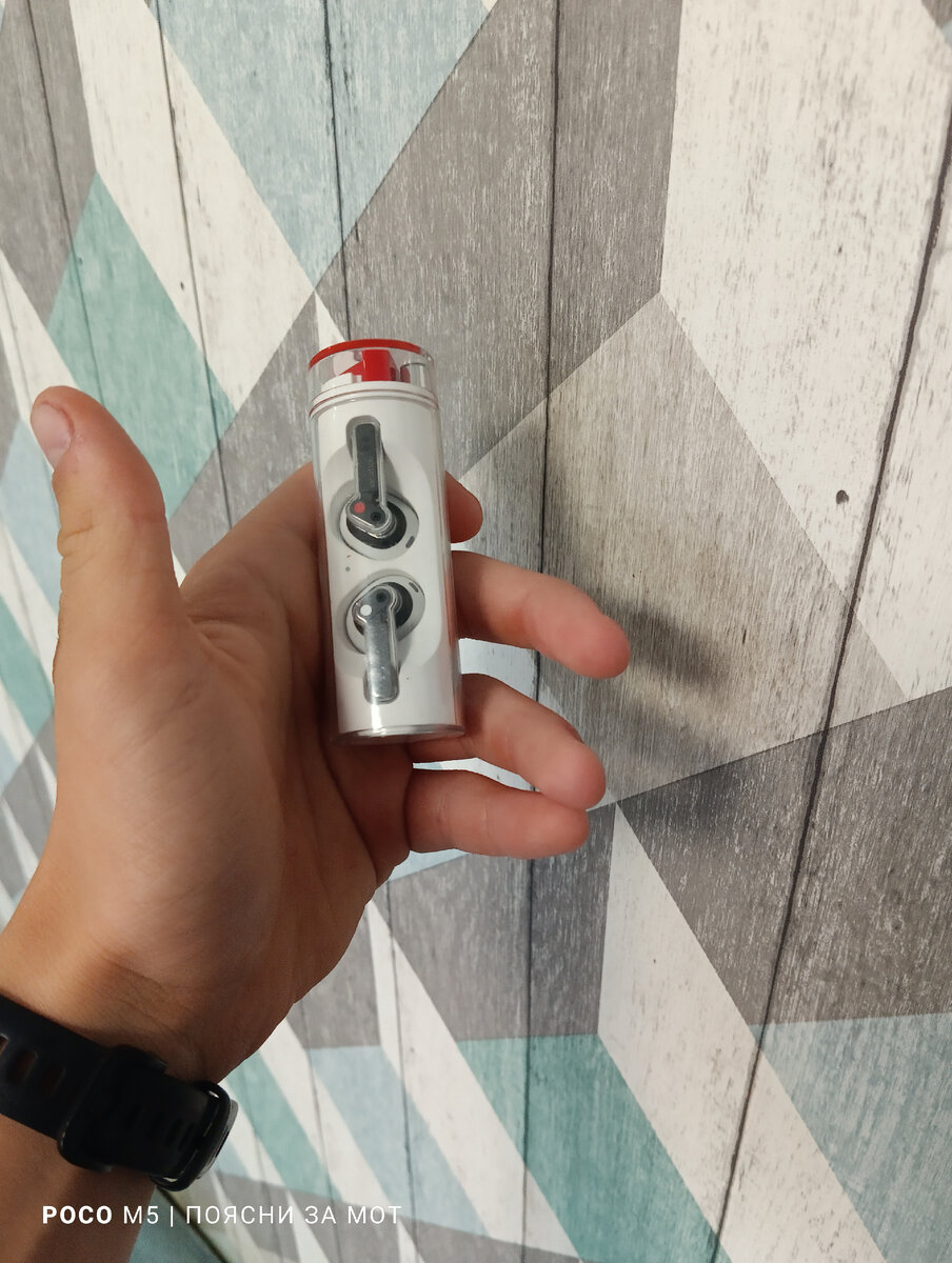 Доброго времени суток дорогие читатели, сегодня расскажу об опыте использования наушников nothing ear stick спустя 2 месяца.Плюсы:Наушники и кейс выглядят очень красиво со своим выделяющемся стилем. Порадовало что в комплекте идет плетёный кабель tуре с. Звук чистый хороший, шумоподавление присутствует, приятные басы. Наушники часто обновляются через приложение, подключаются к телефону без танцев с бубнами. Доставал наушники из коробки с кайфом.Минусы:1) пыль в кейсе через 2 дня использования которую убрать будет проблематично 2) кейс очень царапается, уже после первого дня использования он покрылся микроцарапинками.Не сильно приятно 3) упаковка одноразовая. Хочется открыть коробку красиво как это реализовано в телефонах и поставить на полку, здесь так не получится. 4) звук тихий стал через месяц. Нужно наушники очень хорошо прочистить и все будет хорошоЦена:±4500 на озонеза свои деньги хорошие ушиПримечание:шумоподавление в начале не работает, сначала нужно обновить прошивку наушников через приложение (nothing x). Далее можно будет включать и выключать шумодав.Телеграм: https://t.me/nekrofiliyaFrEsGiG