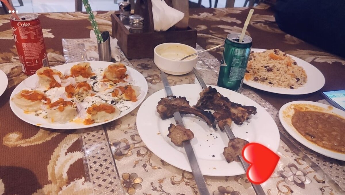 Шашлык из баранины, плов, всякие лечо-салаты, куриный суп, манты - Все что я люблю есть. 