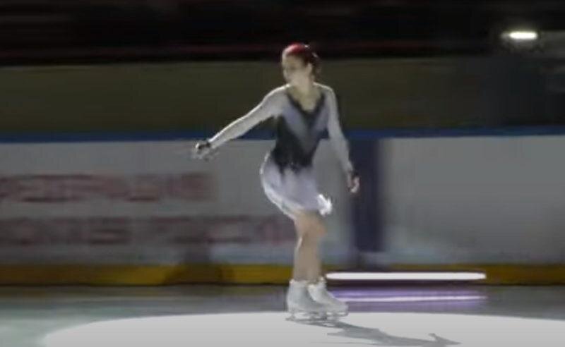     Трусова. Шоу Плющенко «Русские сезоны». Саратов. 27.10.2023. Скриншот. Ист. – YouTube-канал Евгения Плющенко  Фотография взята из открытых источников.