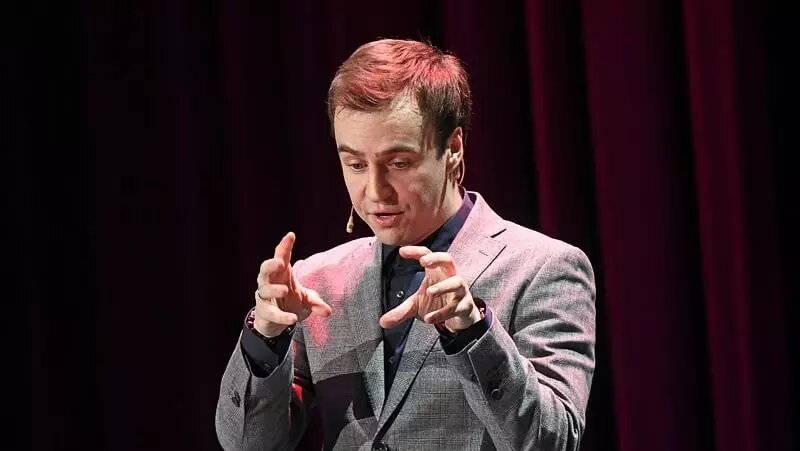     Известный «Stand Up» комик уроженец Волгограда не боится плохо выступать и перевоплотился в Мэрлина Мэнсона.