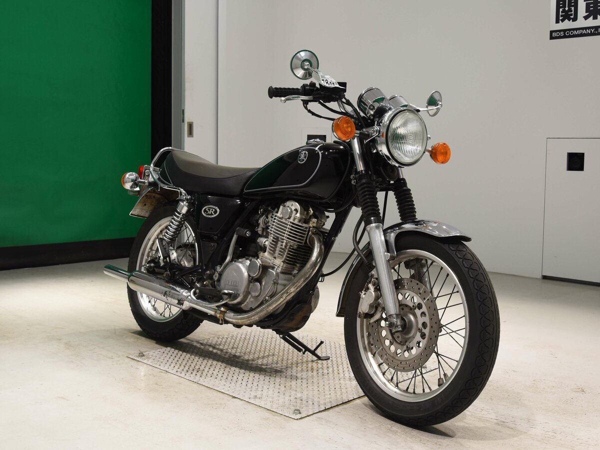 Yamaha SR400