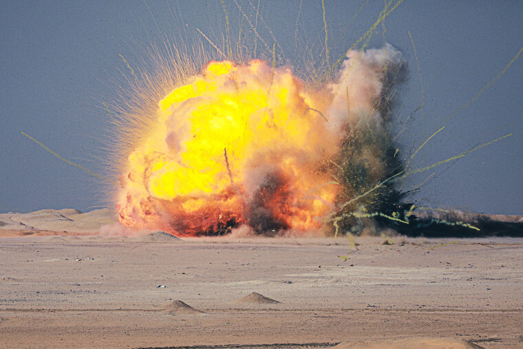    Очевидцы сообщают, что после падения ракеты ничто и никто не пострадал