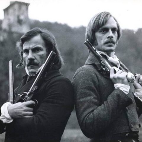 главные герои кинофильма "Дуэлянты" (1977, реж. Ридли Скотт). Классический пример про высосанный из пальца конфликт, приведший к далеко идущим последствиям для обоих сторон.