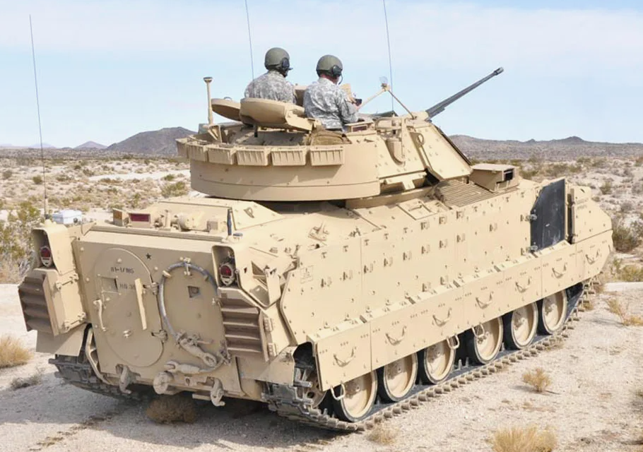Бмп бредли сша. БМП Брэдли. БМП m2 Bradley. БМП m2 Bradley США. Американский БМП "Брэдли" м2а2