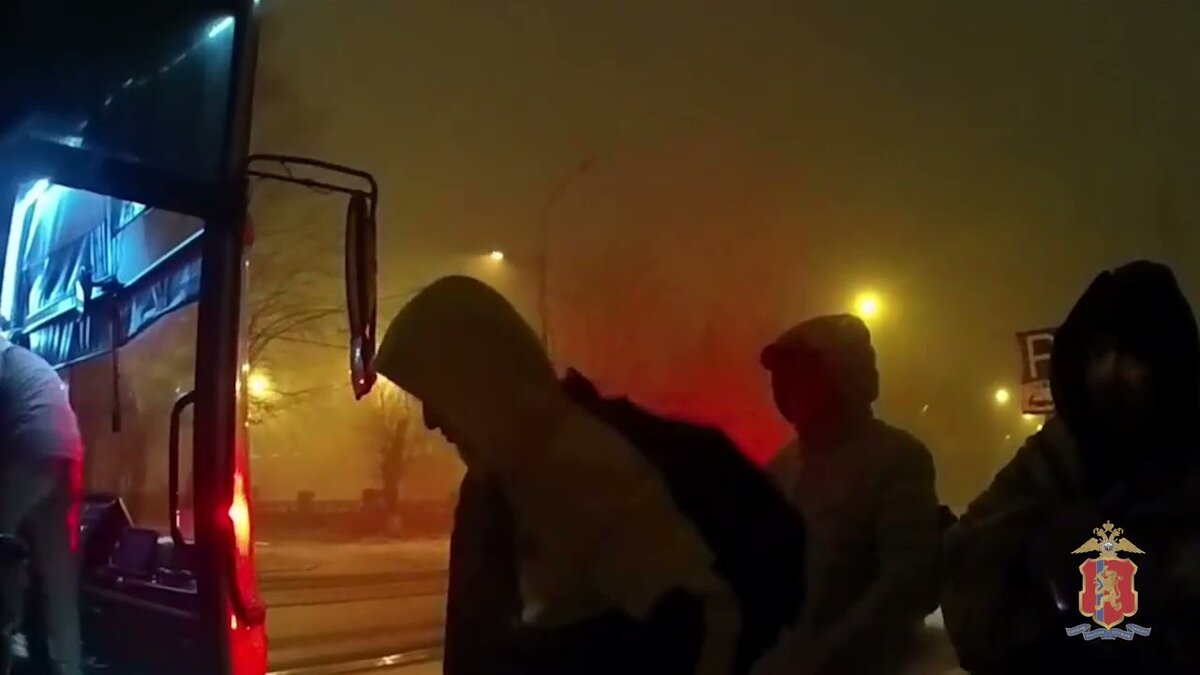 Автобус в котором находились иностранцы.