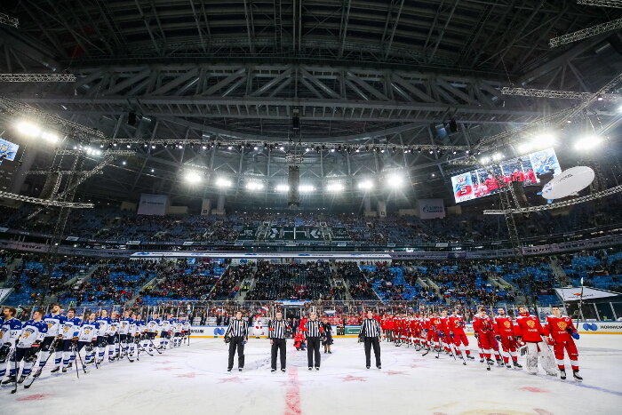 Матч Кубка Первого Канала между сборными России и Финляндии на футбольном стадионе "Газпром Арена" в Санкт-Петербурге, прошедший 16 декабря 2018 года, собрал 71 381 зрителя и побил рекорд отечественного хоккея