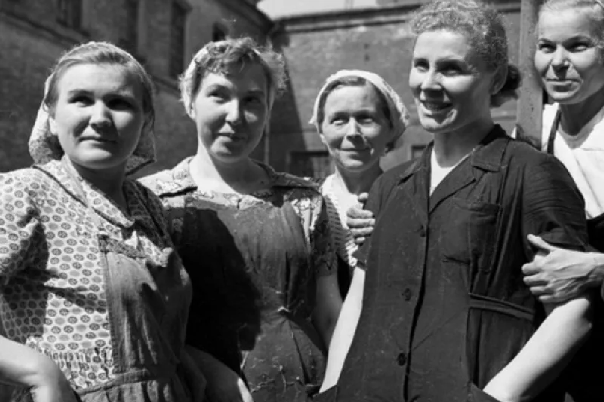 Красивые советские девушки. Картинки советских женщин. Прекрасные советские женщины. Советских женщин 31. Красивые советские женщины.