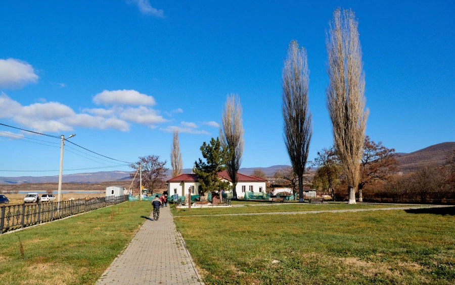 Село Родниковое. Клуб - местная администрация