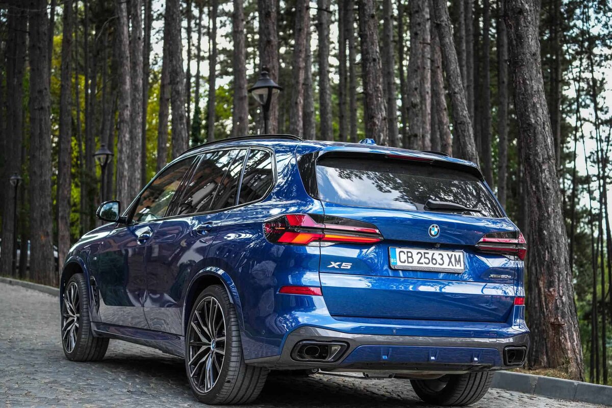 Blue Onyx Metallic BMW