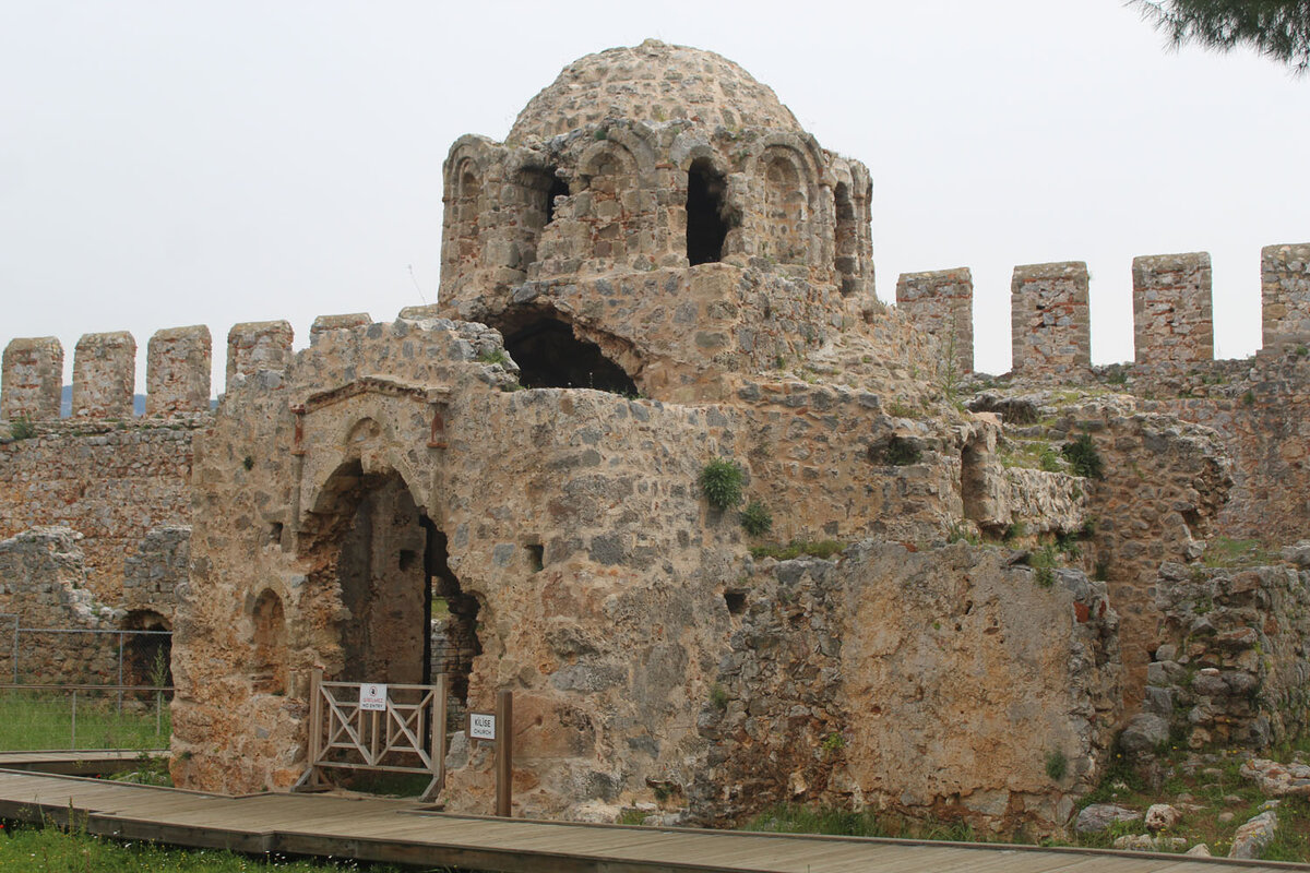 Храм в верхнем замке