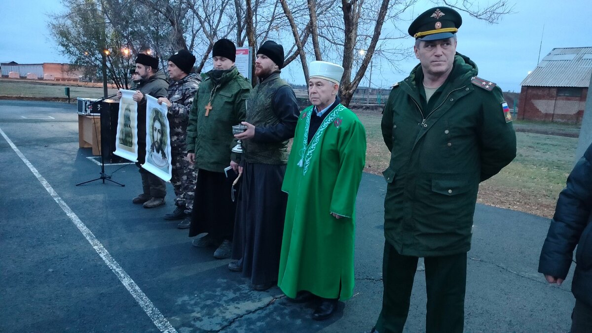  📷    80 добровольцев и казаков отправились с полигона под Оренбургом в зону СВО Андрей Севостьянов