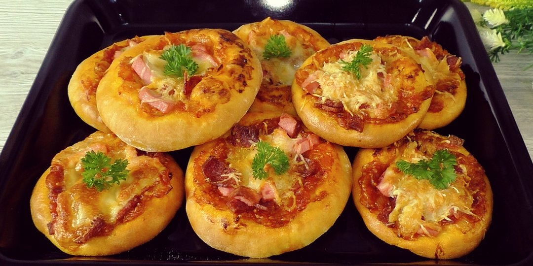 Домашняя "Мини пицца" вкусный и простой рецепт (меняя начинки, можно готовить часто)