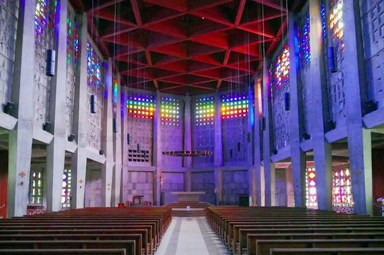 Интерьер церкви Сен-Реми