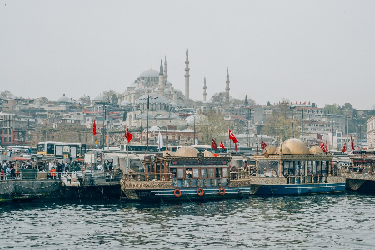 Районы стамбула на карте на русском. Стадионы стамбула на карте. Башня галата на карте стамбула. Арнавуткёй (arnavutköy). Карта стамбул лалели на карте.