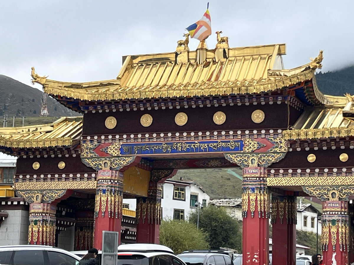 Вход на территорию монастыря