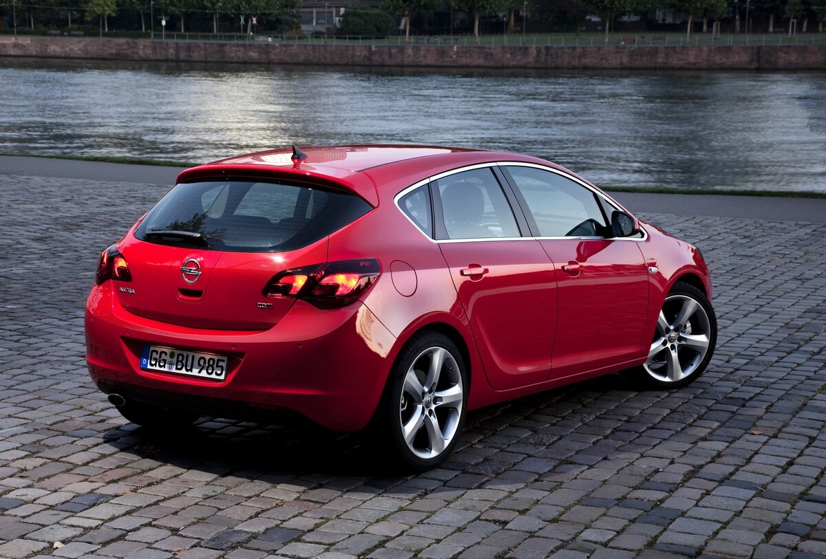 Opel Astra С…СЌС‚С‡Р±РµРє