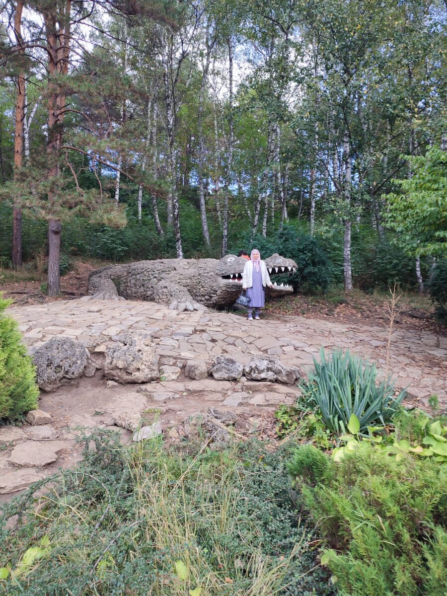 Кисловодский Крокодил на месте, все такой же задорный