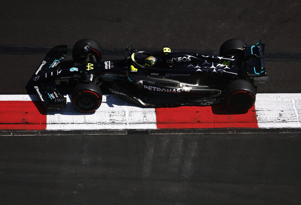    «Сущий кошмар!» Льюис Хэмилтон раскритиковал машину MercedesLAT Images / Mercedes