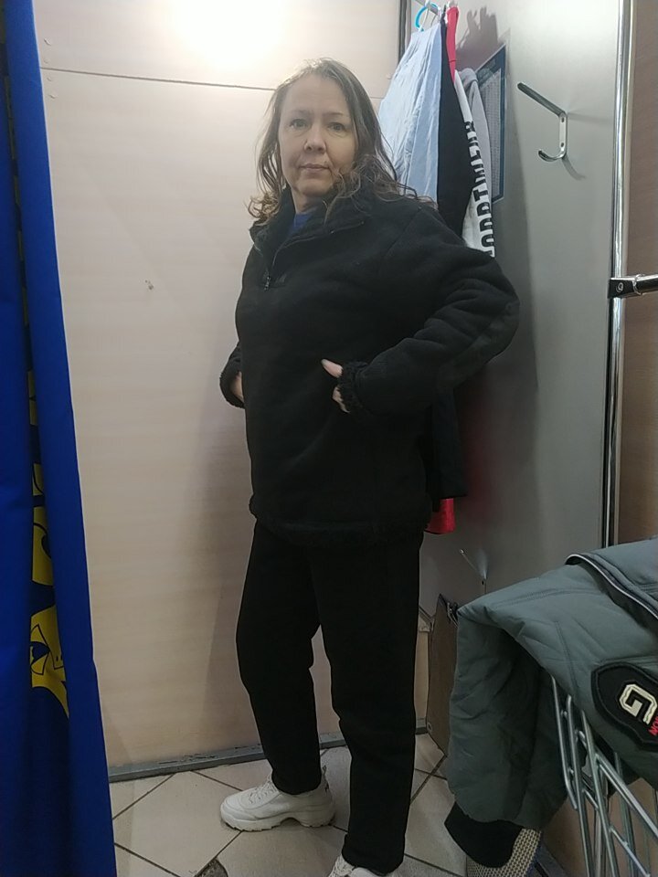 Ищу карманы.