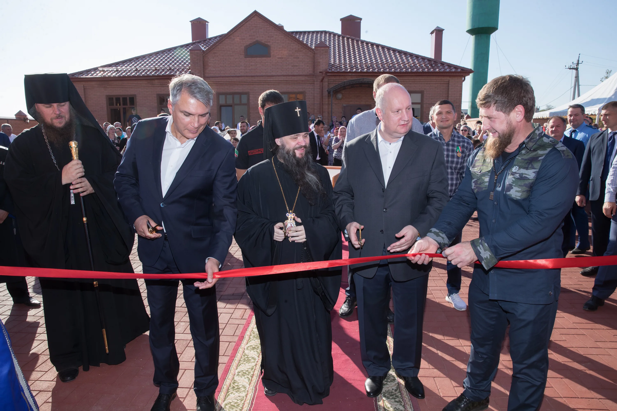 Сколько храмов в чечне. Храм михаила архангела (грозный). Христианский храм в грозном. Православный храм михаила архистратига грозный. Сколько храмов в чечне.