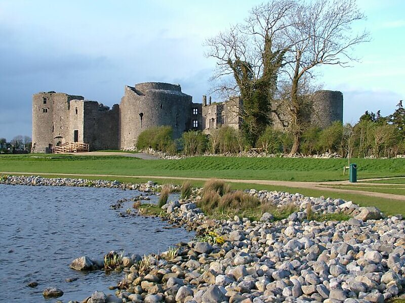 Замок Роскоммон в Ирландии