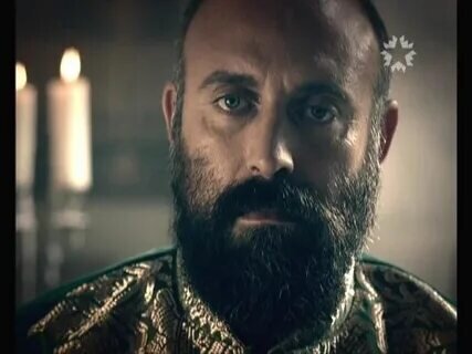 Сулейман еле сдерживает свои эмоции источник: vk.com