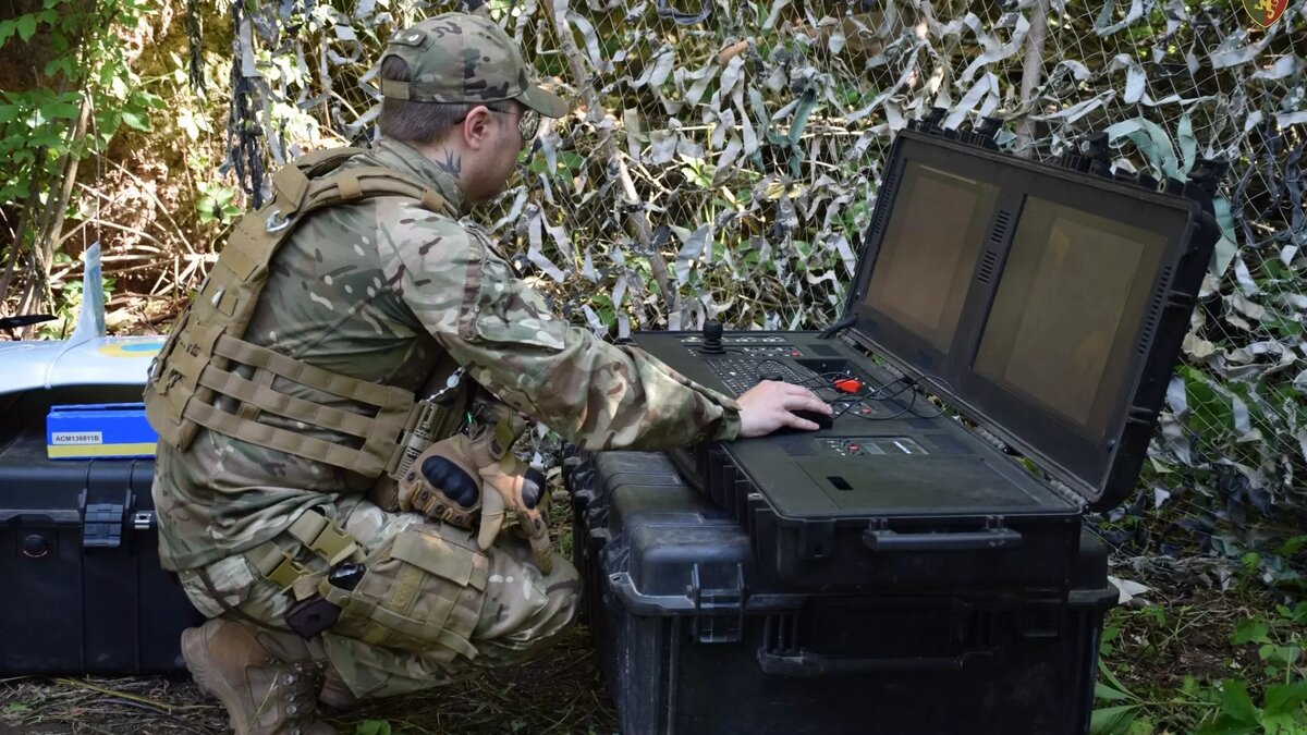     В Ростове трижды за неделю работала система ПВО, тем временем перевозчики требуют поднять стоимость проезда на 20 рублей, а в школе города прогремел скандал после драки русских детей с детьми мигрантов.