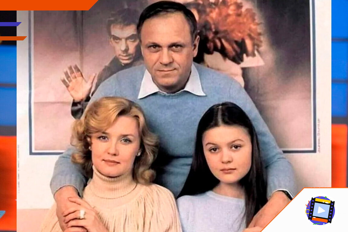 Маленькая Юлия и родители