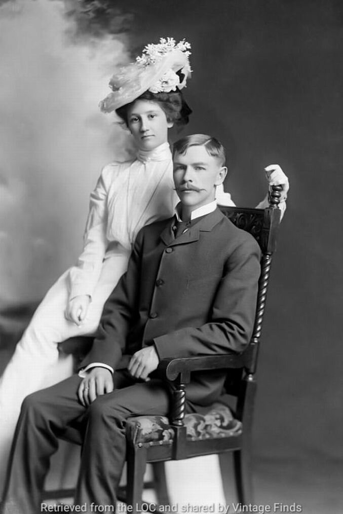 Фотография дамы с супругом, 1902 год. 