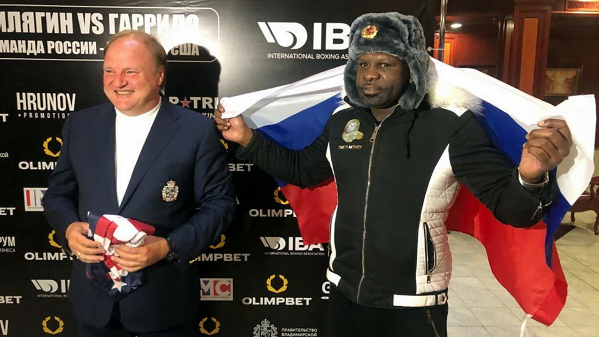 организатор встречи с американским тренером.