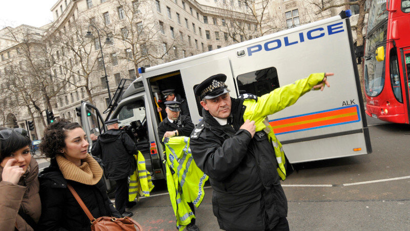    Полиция Лондона усилила разведку в школах на фоне израильско-палестинского конфликта