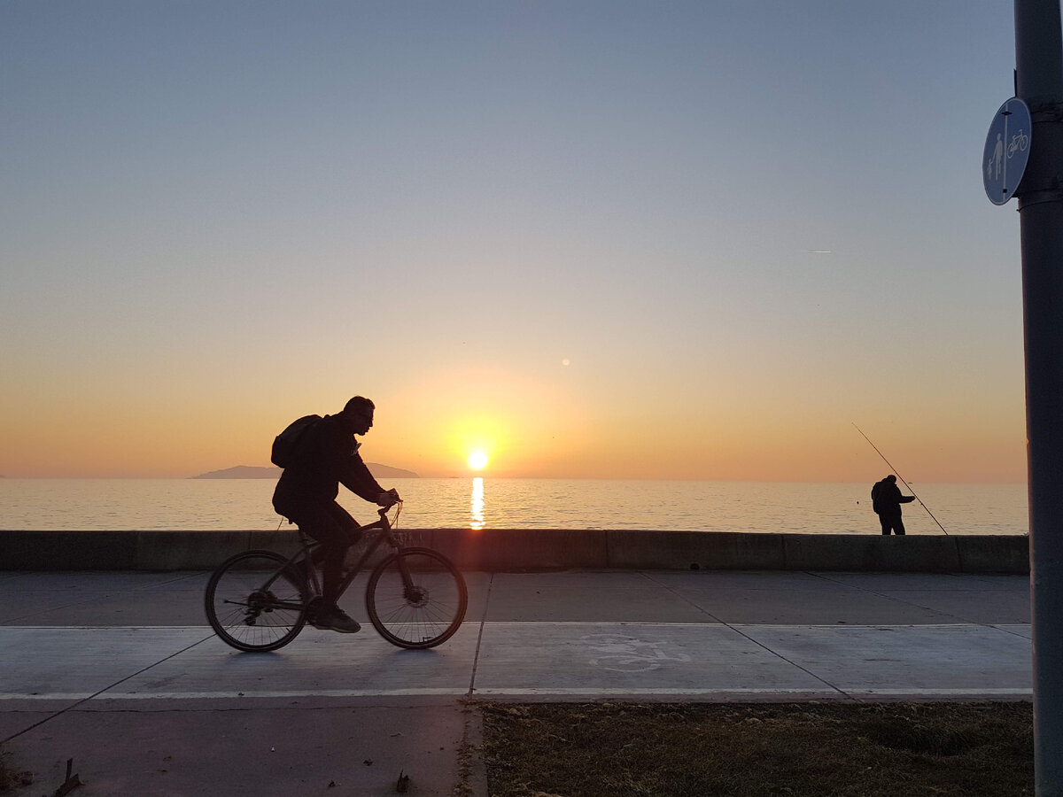 Maltepe sahil. Созерцание закатов на Мраморном море удовлетворяет мою потребность в тишине, красоте, свежем воздухе.
