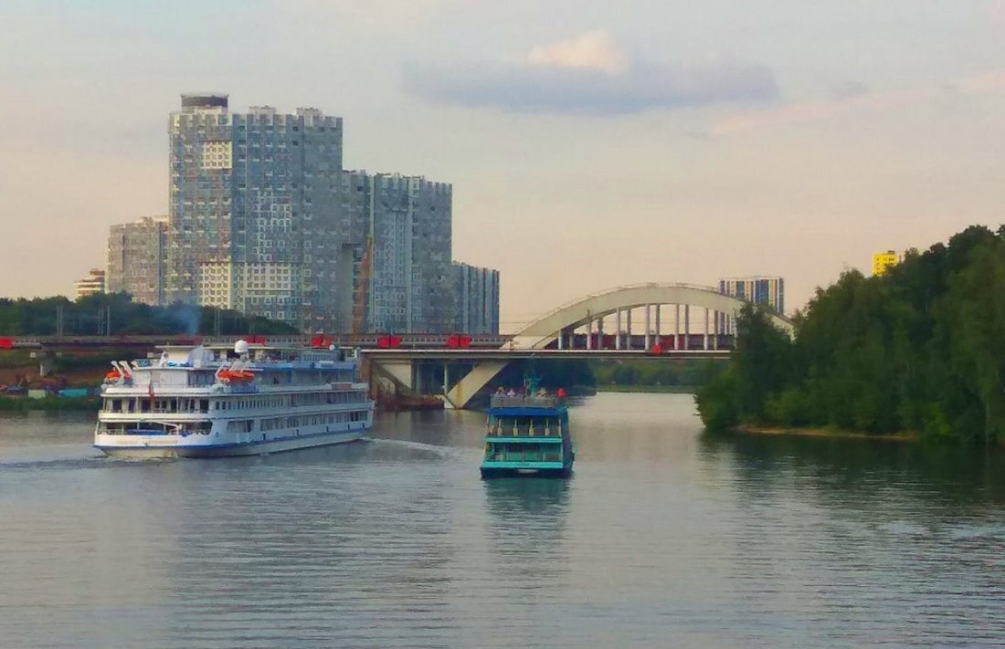 «Генерал Лавриненков» на канале им. Москвы