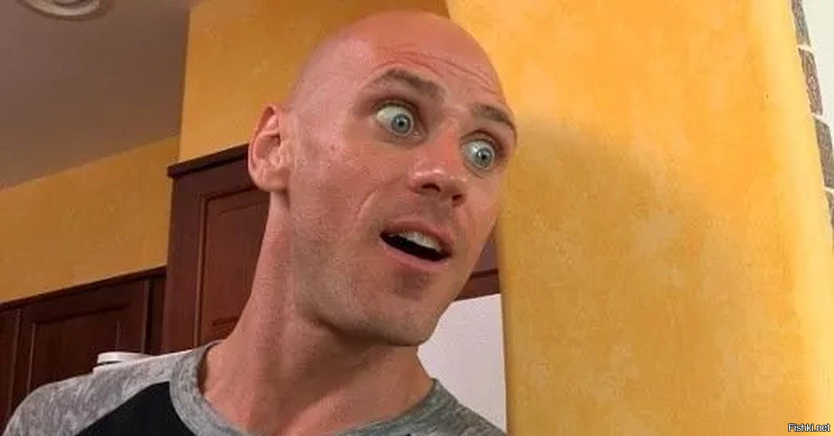 Карьеру в порно Johnny Sins пробовал себя в обычном кино после нескольких эпизодических ролей. Он понял, что перспектив в кинематографе у него нет.