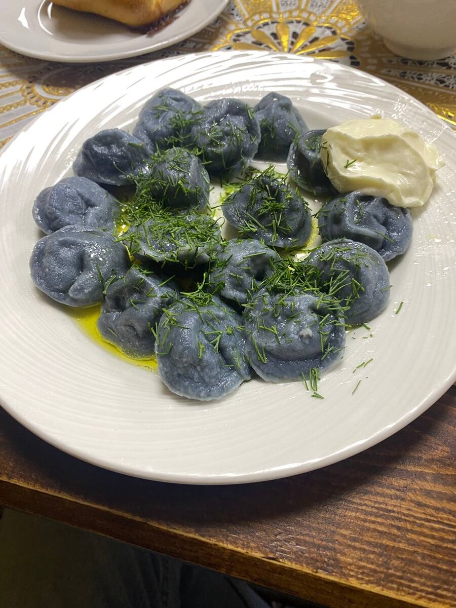 Вот эти вроде были с олениной, в меню называются таежные.