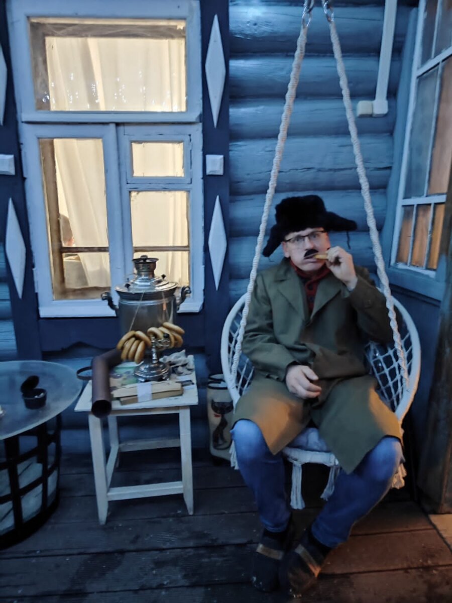 Чем не мультяшный герой?)) Не видно, но у него даже веснушки были нарисованы. 