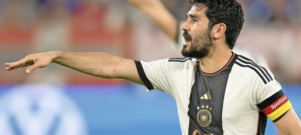 Новый капитан сборной указывает путь товарищам. Ilkay Gündogan. Фото: FAZ 