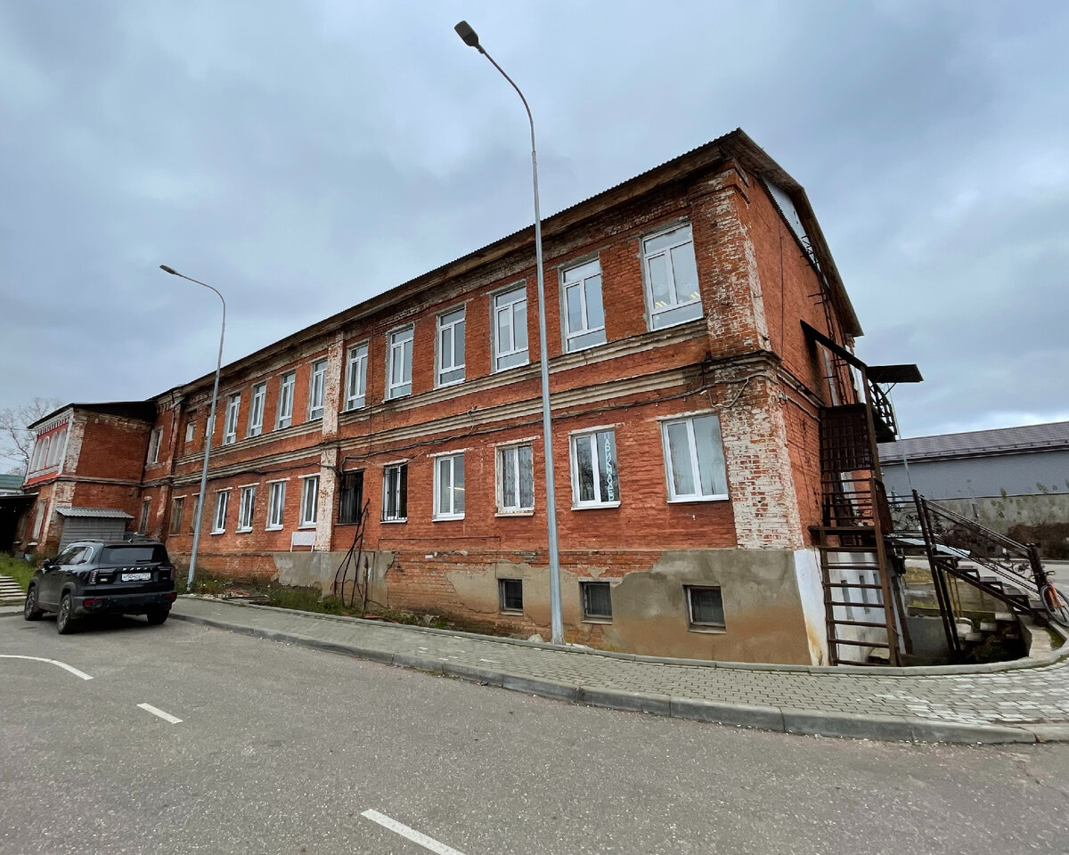 Фасад дома, Вифанская 29, Сергиев Посад, 2023, тыльная сторона дома