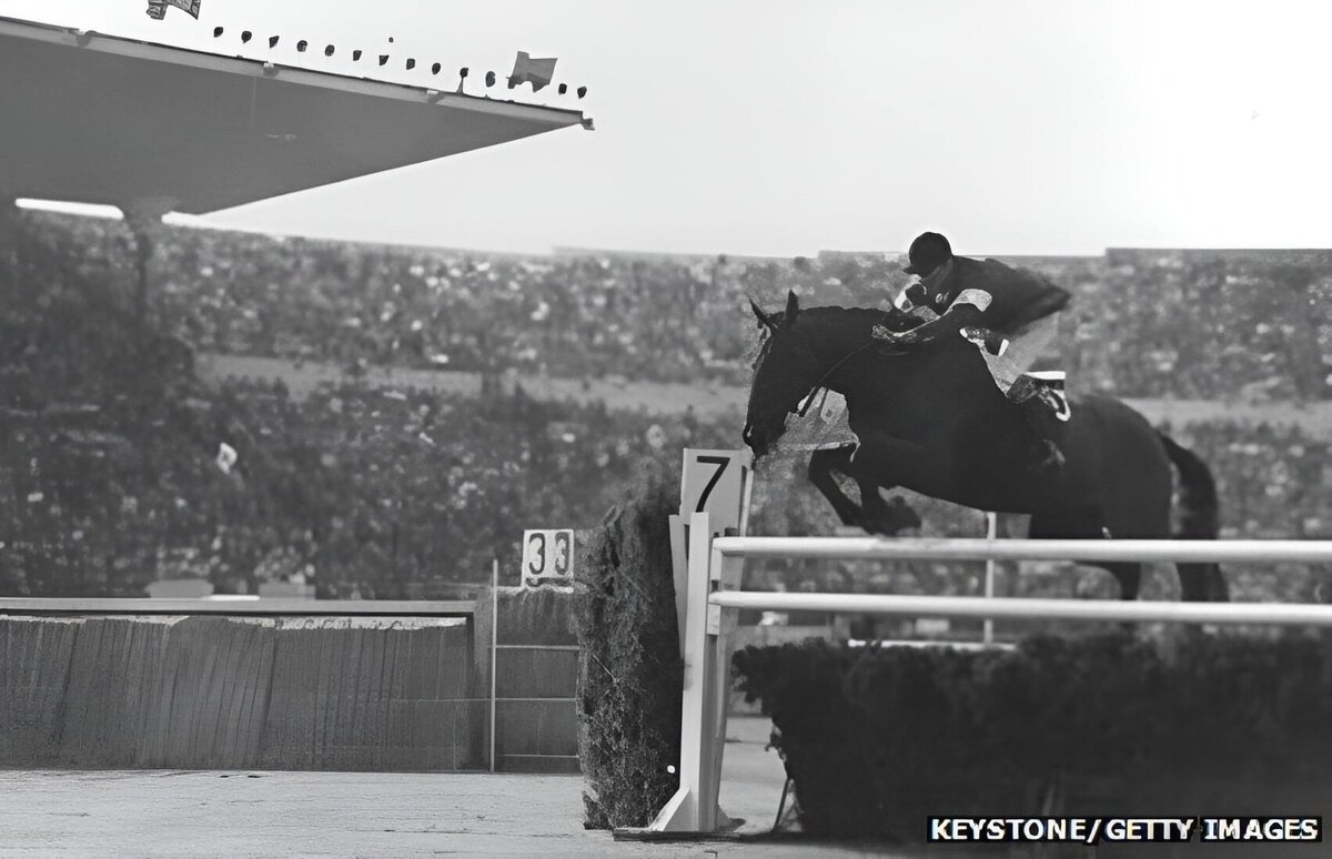 Сэр Гарри Левелин и Фоксхантер на Олимпийских играх в Хельсинки в 1952 году.                     Фото: Getti Images.